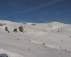 Unsere Skigruppe geht zum Startpunkt hinter dem Landhaus Küchl
